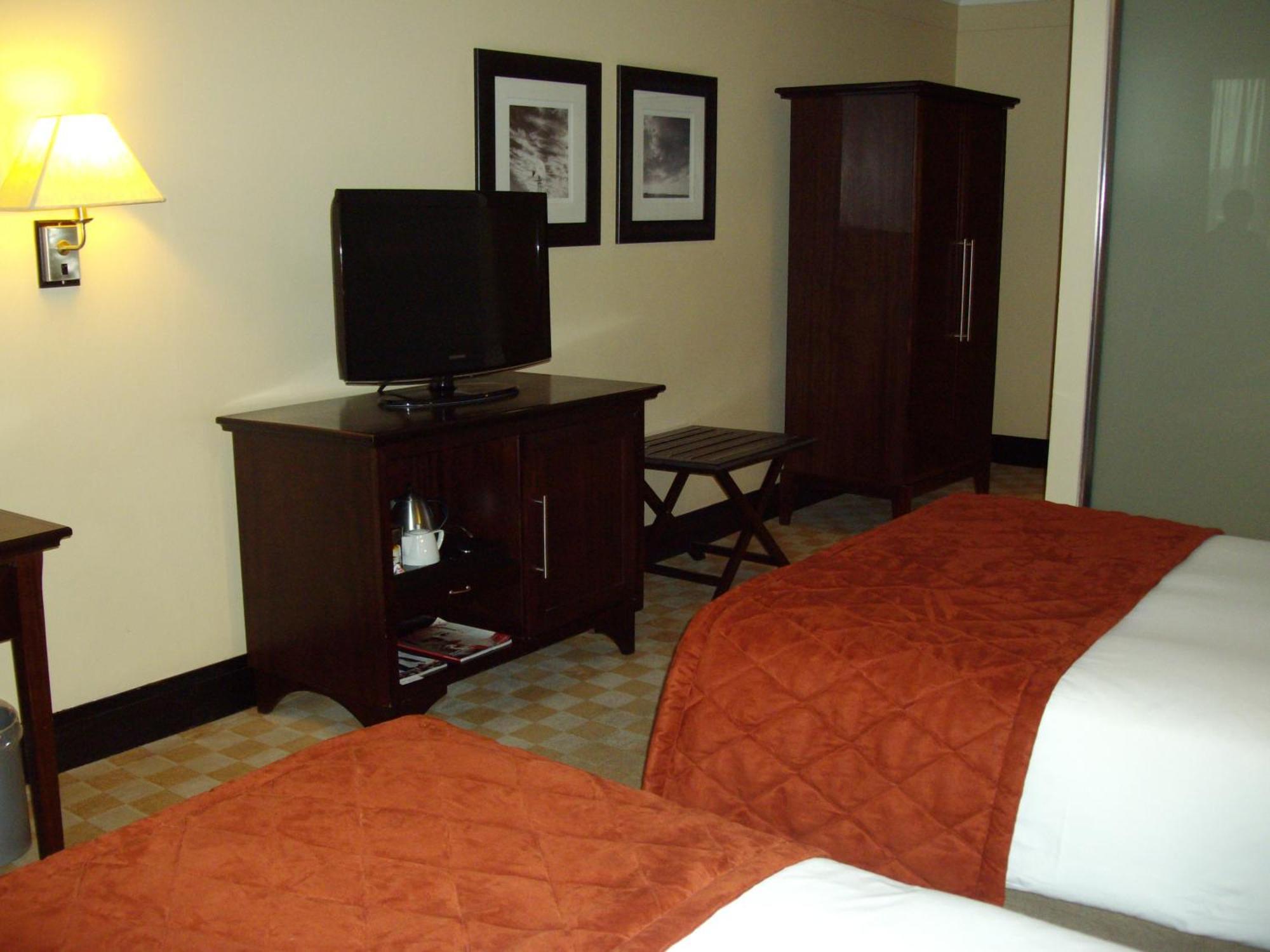 Southern Sun Or Tambo International Airport Kempton Park Exterior photo A room at the hotel