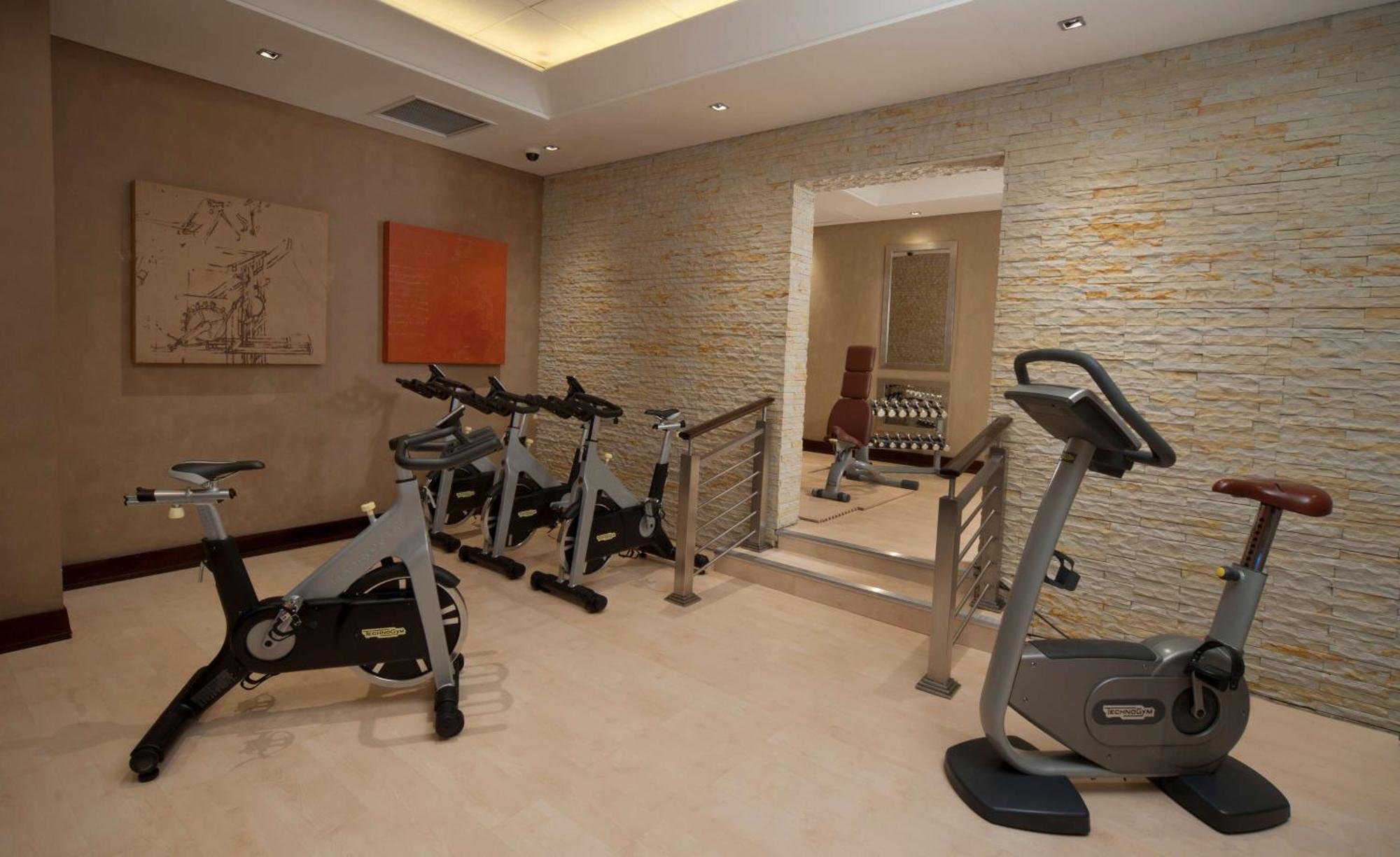 Southern Sun Or Tambo International Airport Kempton Park Exterior photo Fitness room